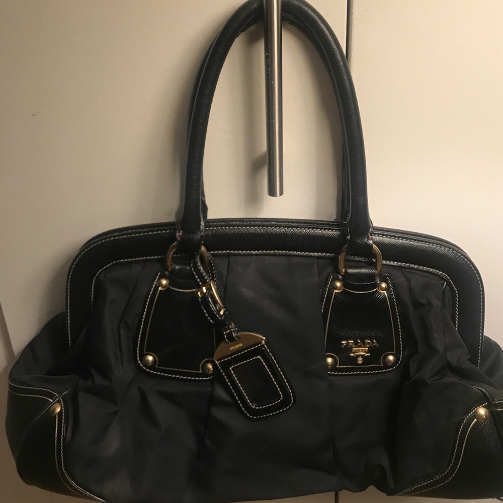 💯Authentic Prada Handbag
